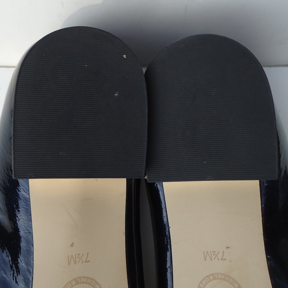 SIZE 7.5M. MICHAEL Michael Kors patent leather shoes. - Picture 12 of 16